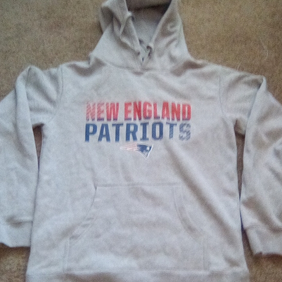 New England Patriots NFL Football Man Hoodie Pullover Sweatshirt - Picture 2 of 9